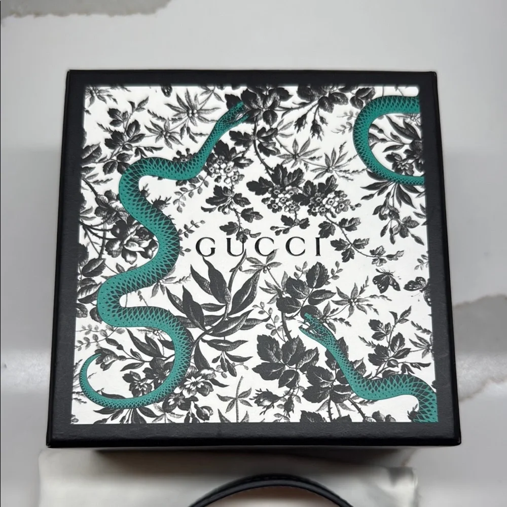 Gucci Gold and Black Cuff Bracelet - Picture 5 of 6